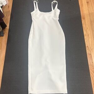 Elegant White Sleeveless Dress